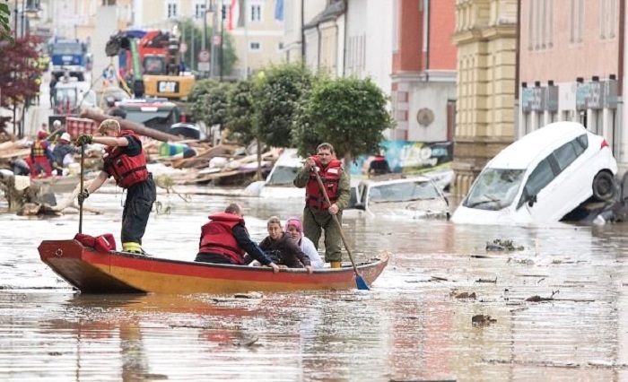 Paris su altında qaldı - FOTOLAR